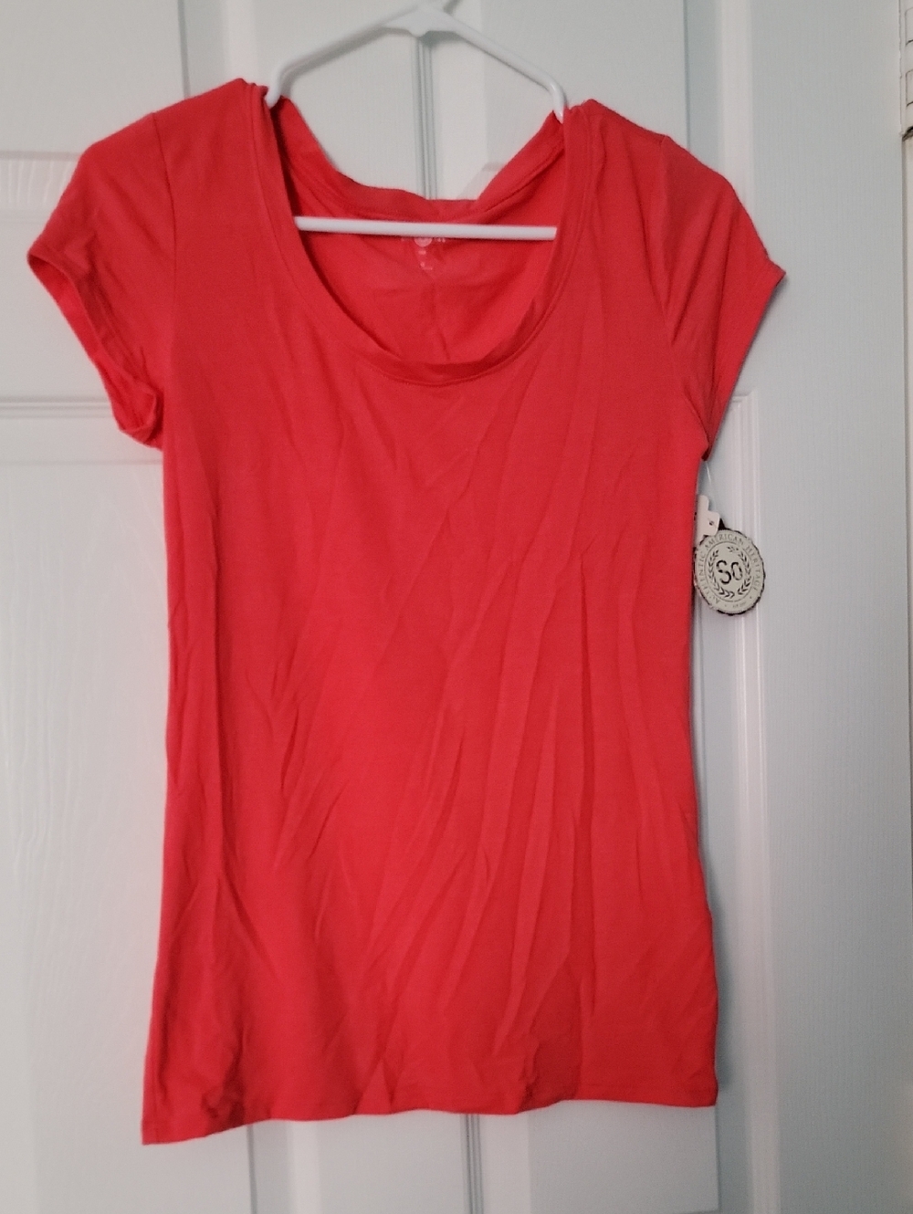 SO Short Sleeve Scoop Neck Tee in Coral Pink